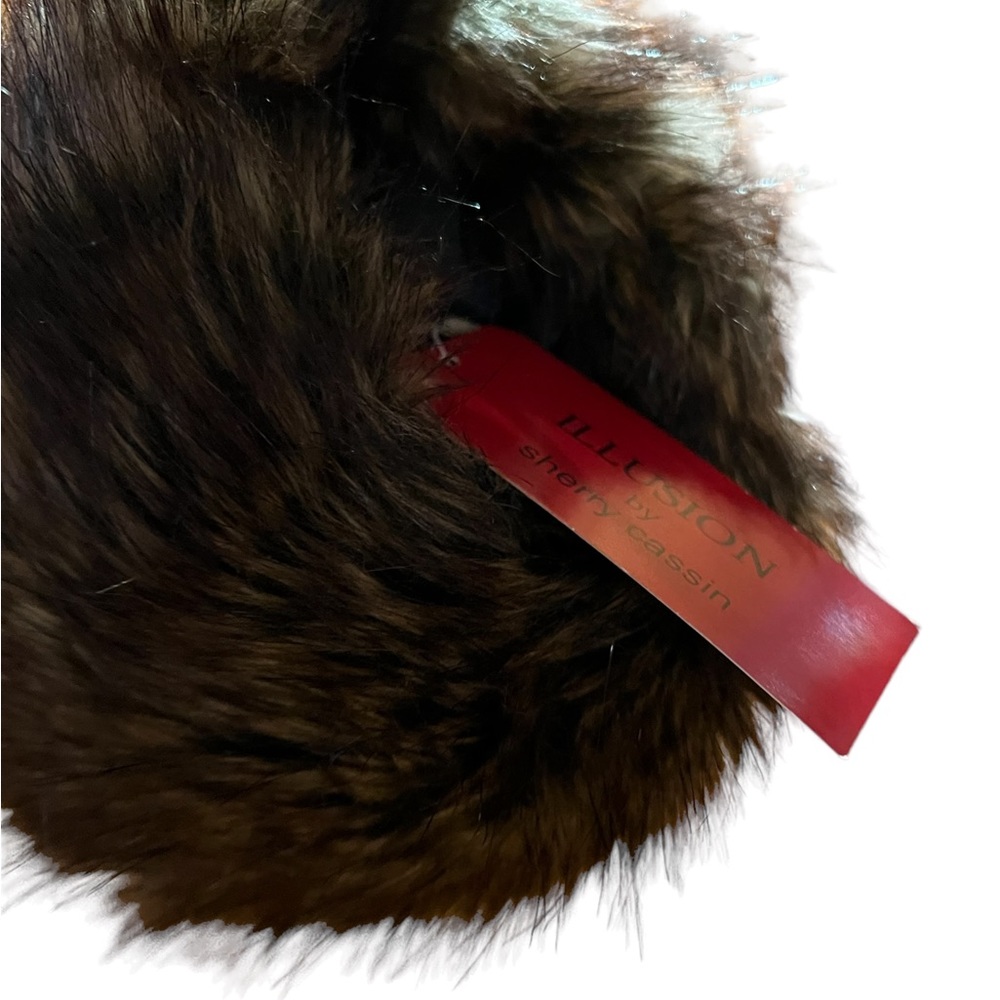 Illusion Sherry Cassin Faux Fur Muff w Wristlet Strap & Zip Pocket for Cell etc - Picture 2 of 12